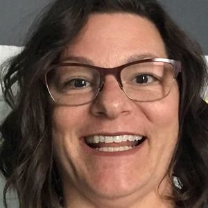 Meet your Posher, Joni